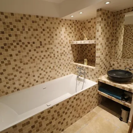 Apartment Magnifique Rez De Jardin A 150 M De La Sainte-Maxime
